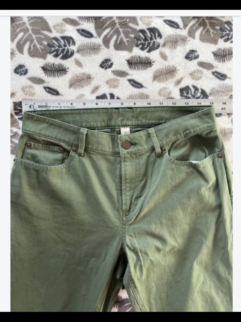 L.L Bean Beanflex straight leg favorite fit olive green jeans size 8 - Picture 3 of 6